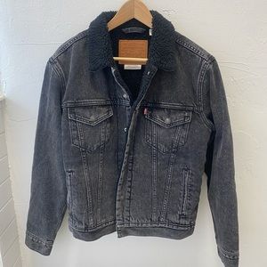 NEW Levi’s Sherpa Trucker Jacket, men’s small, dark stonewash gray